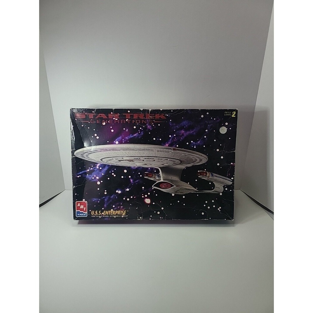 STAR TREK‎ U.S.S. ENTERPRISE. Model #8793 1995 AMT/ERTL Open Box.